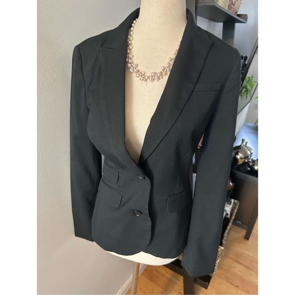 Banana Republic Jackets & Blazers - Banana republic blazer black size 0